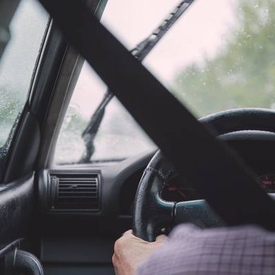 How do I stay safe when driving in Costa Rica?